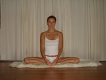 BUTTERFLY POSE - GORABHASANA o BHADRASANA