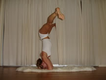 HEAD STAND - VARIATION 1